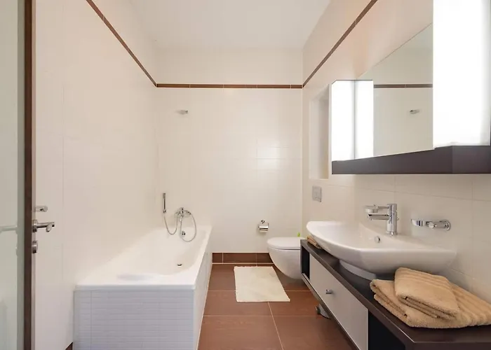 Appartamento Cambridge By Homely Sliema