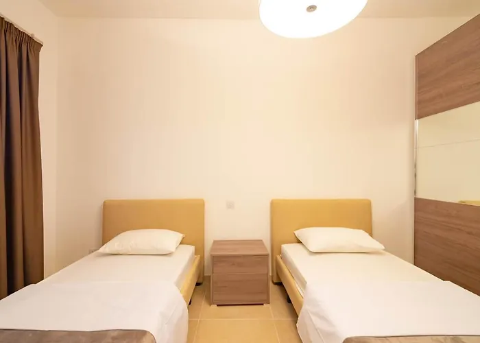 Cambridge By Homely * Sliema