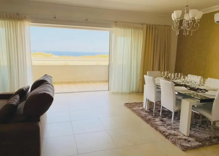 Cambridge By Homely * Sliema