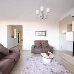 Cambridge By Homely דירה