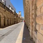 Cambridge By Homely * סליאמה