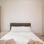 Cambridge By Homely סליאמה