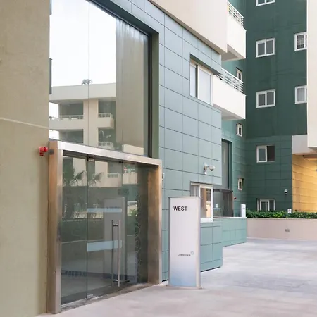 Cambridge By Homely Apartament *