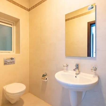 Cambridge By Homely Sliema