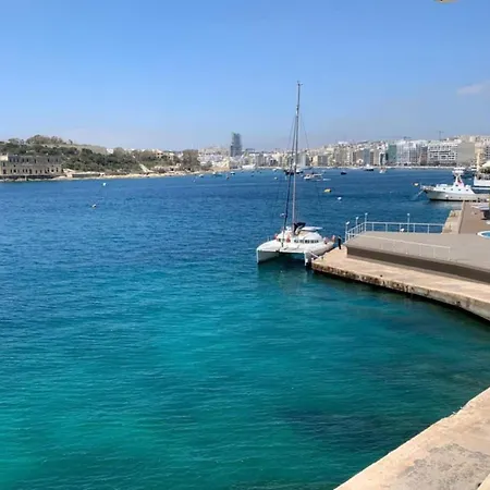 Cambridge By Homely アパート *