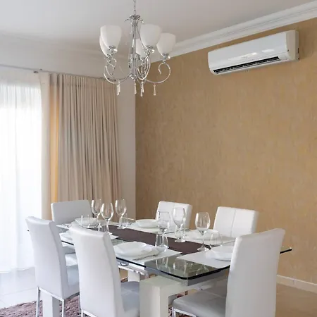 Cambridge By Homely Apartment *