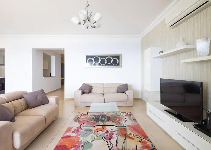 Cambridge By Homely Apartman Sliema