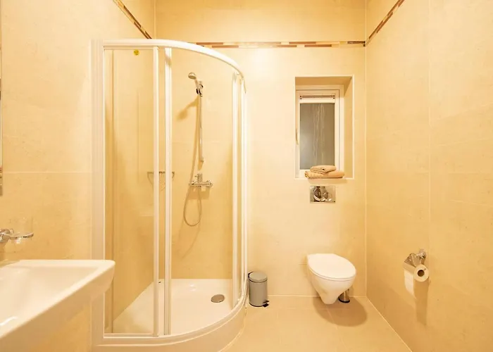 Apartment Cambridge By Homely