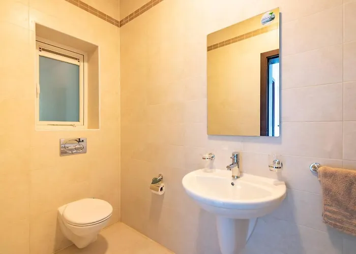 Cambridge By Homely Sliema