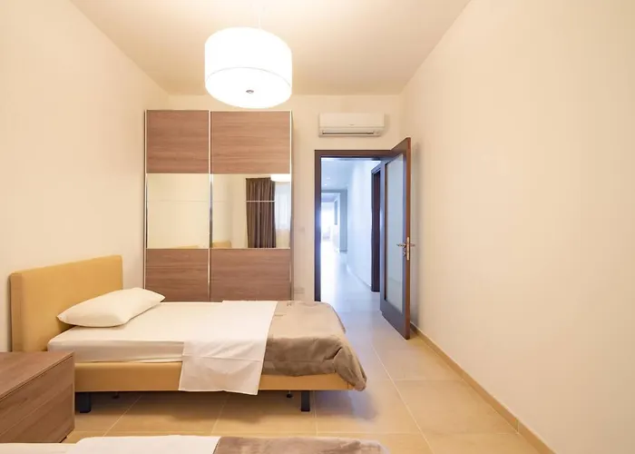 Cambridge By Homely Sliema