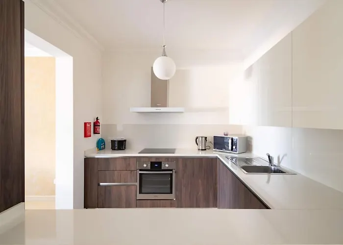 Cambridge By Homely Sliema