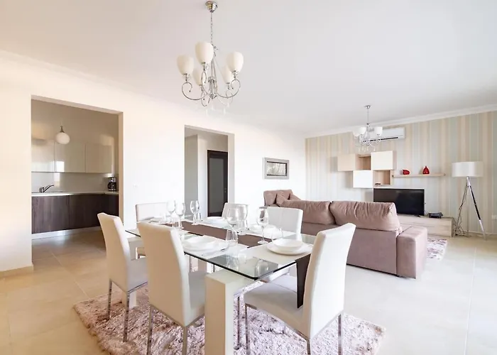 Apartment Cambridge By Homely