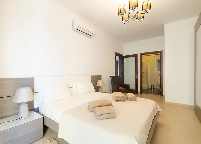 Cambridge By Homely Apartman