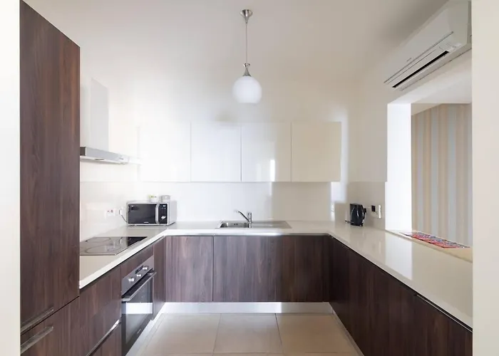 Cambridge By Homely Apartman *