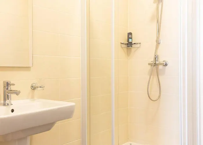 Cambridge By Homely Apartment *