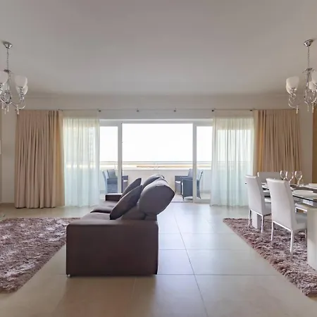 Cambridge By Homely Apartment *