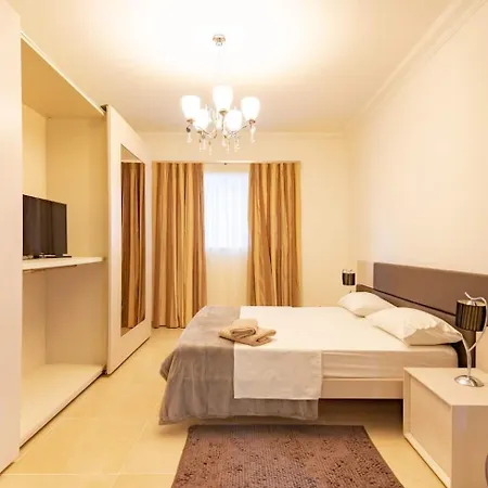 Cambridge By Homely * Sliema