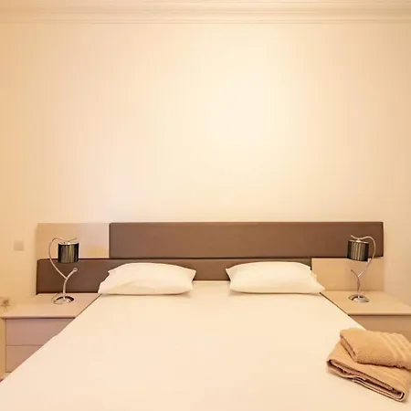 Apartment Cambridge By Homely