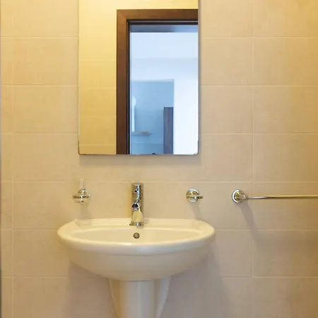 Apartment Cambridge By Homely Sliema